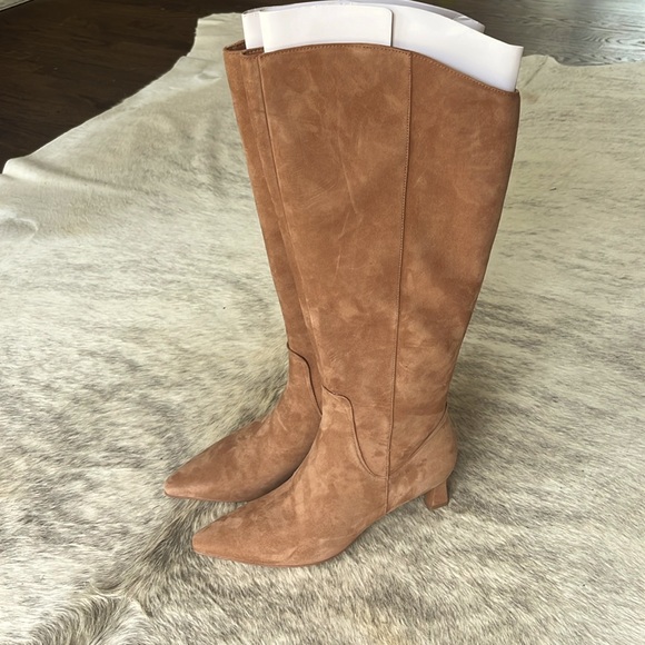 Naturalizer dress heel boots, size 9 wide-calf tan suede boots. - Picture 2 of 9